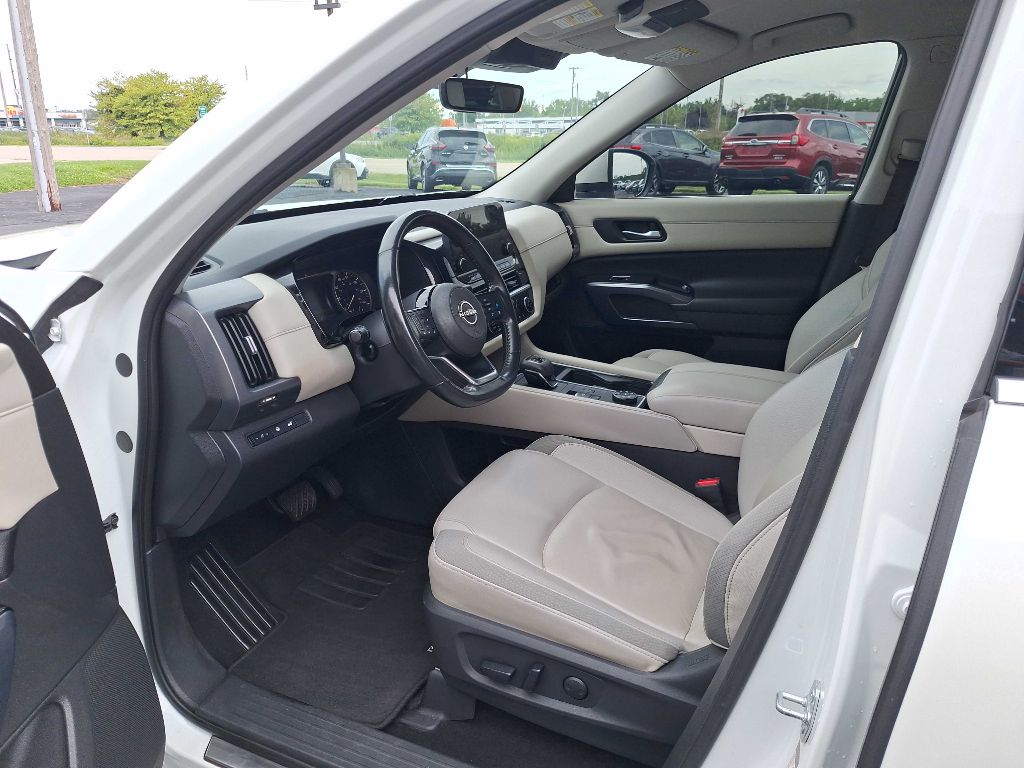 Photo 10 of this NISSAN PATHFINDER