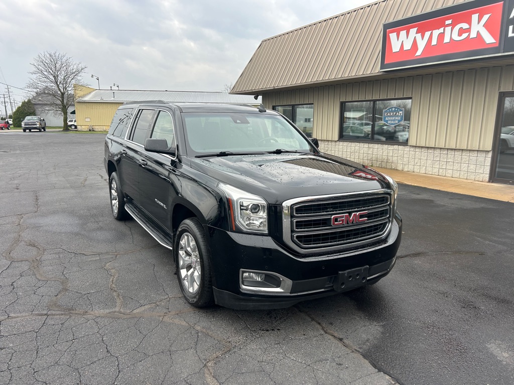 Photo 2 of this GMC YUKON XL