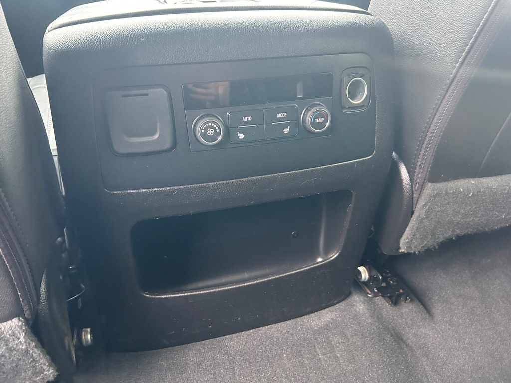 Photo 14 of this GMC YUKON XL