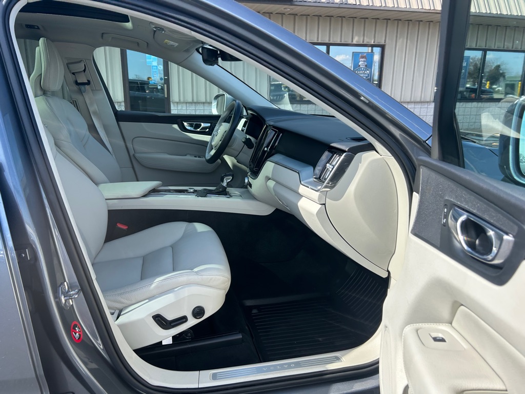 Photo 8 of this VOLVO XC60