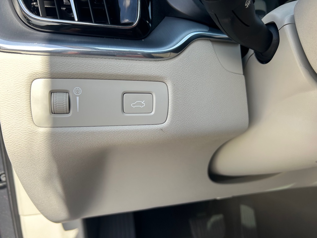 Photo 23 of this VOLVO XC60