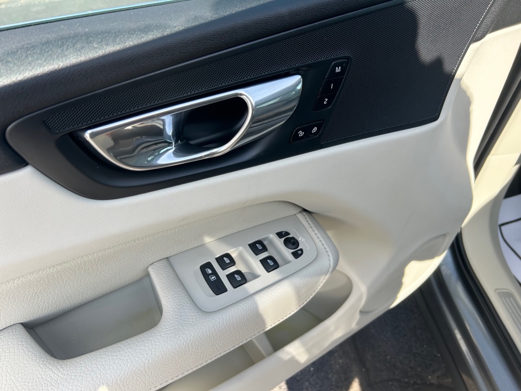 Photo 18 of this VOLVO XC60