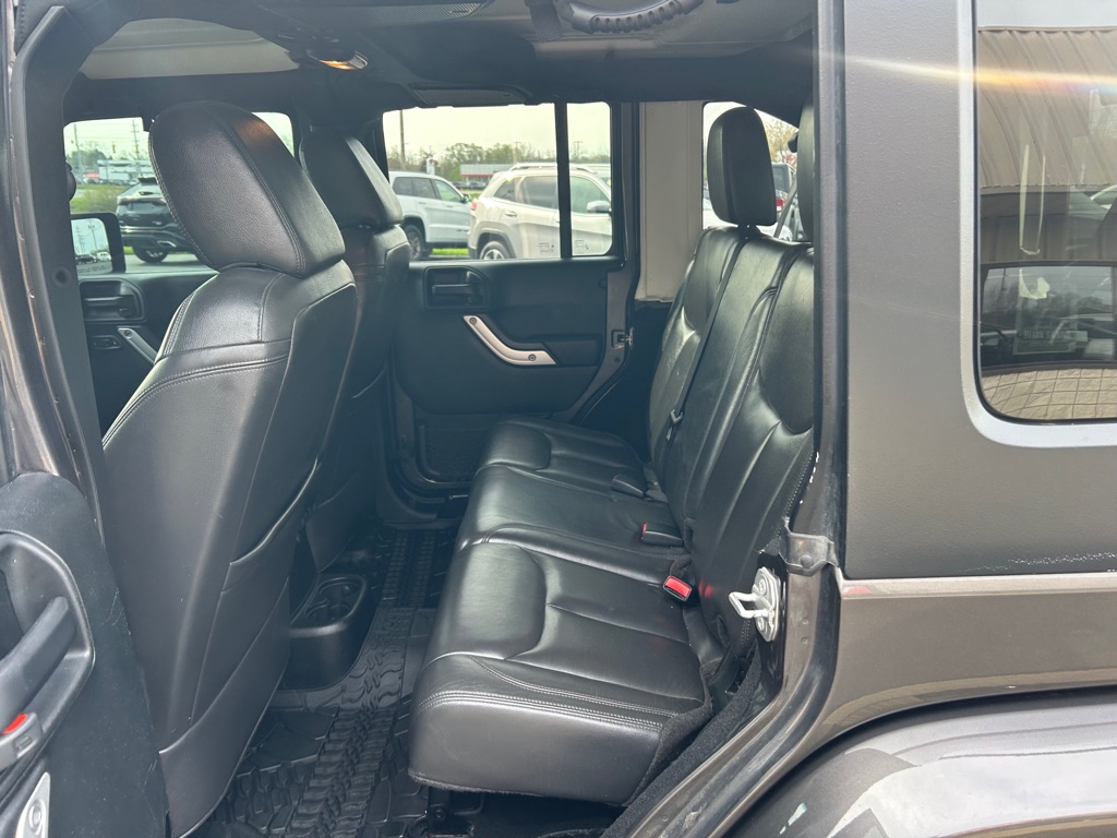 Photo 10 of this JEEP WRANGLER UNLIMI