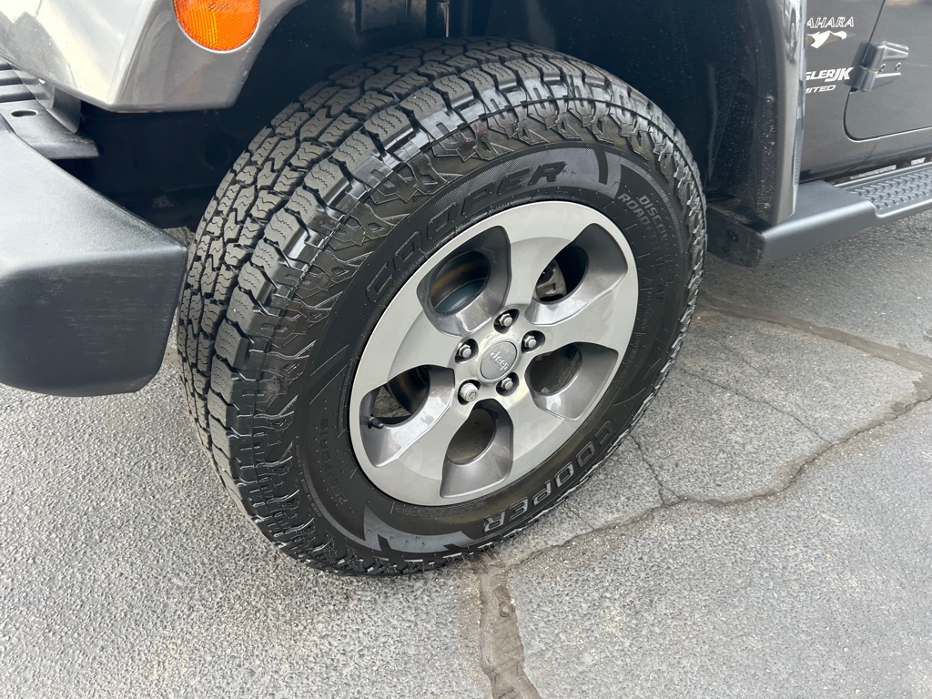 Photo 4 of this JEEP WRANGLER UNLIMI