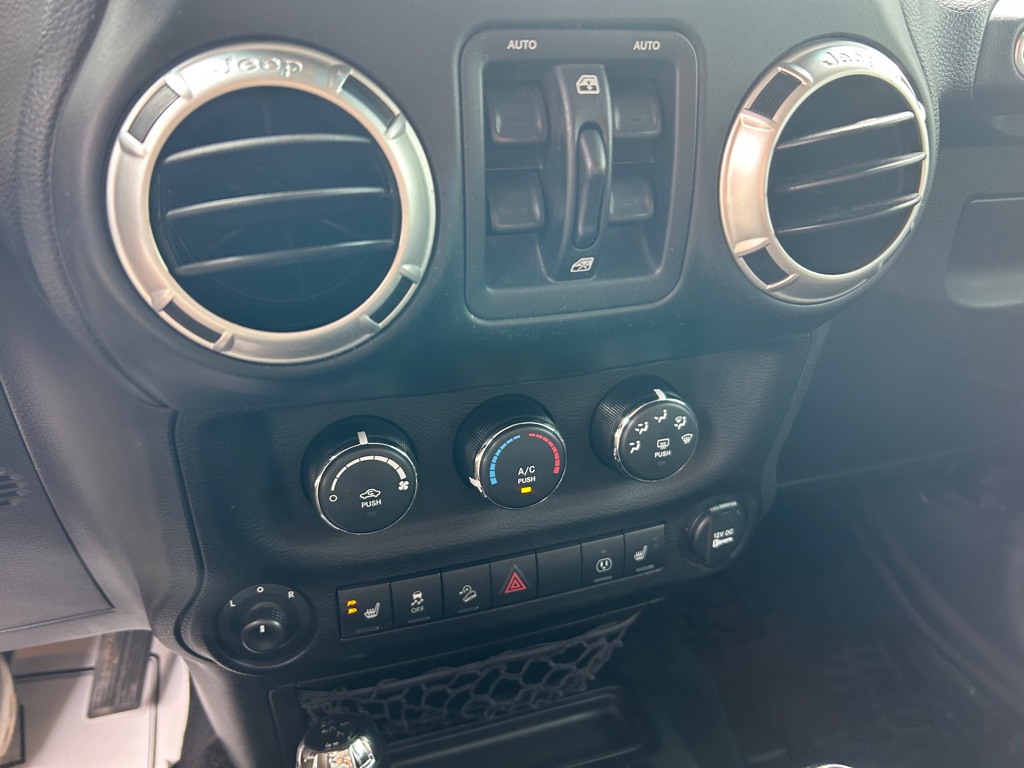 Photo 19 of this JEEP WRANGLER UNLIMI