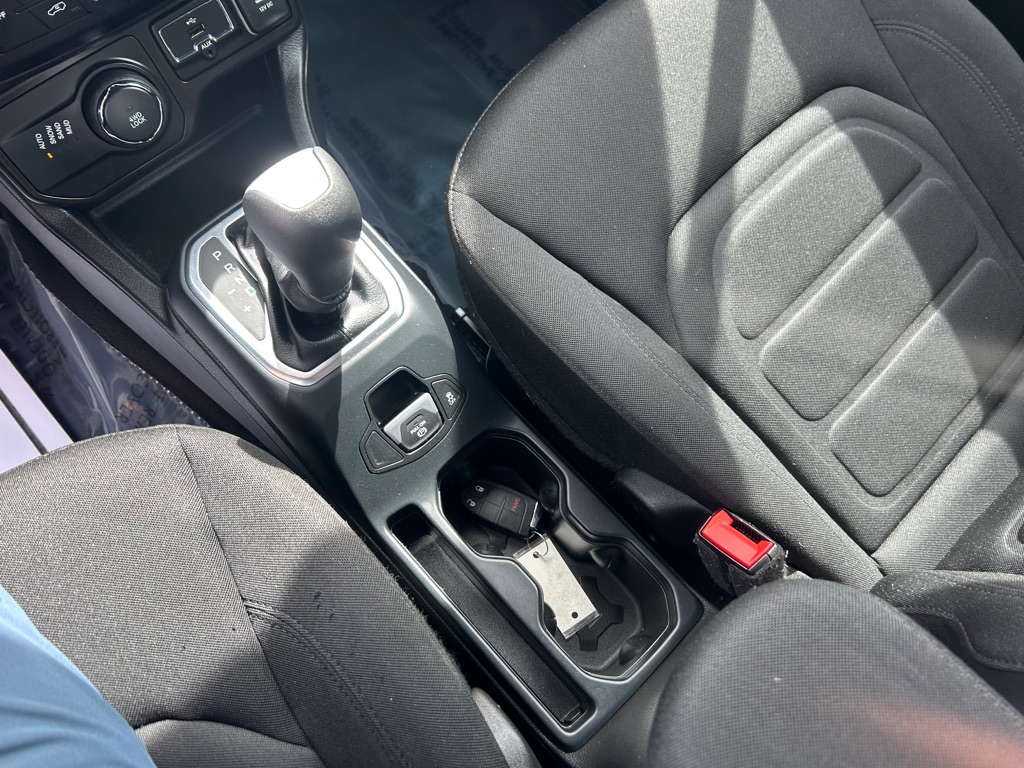 Photo 24 of this JEEP RENEGADE