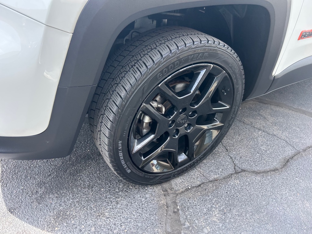 Photo 4 of this JEEP RENEGADE