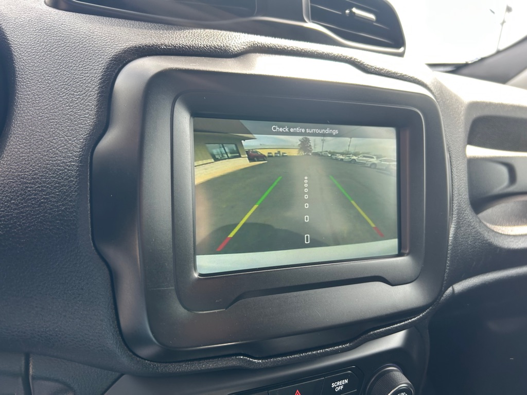 Photo 22 of this JEEP RENEGADE