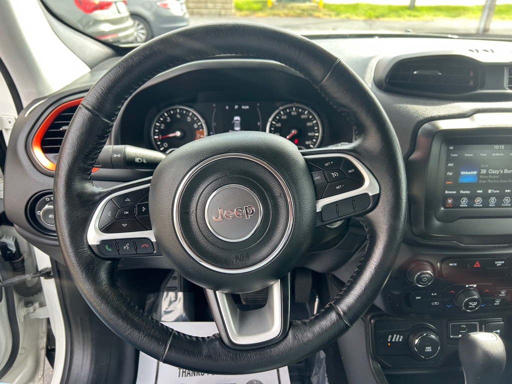 Photo 15 of this JEEP RENEGADE