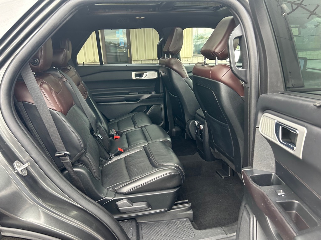 Photo 9 of this FORD EXPLORER