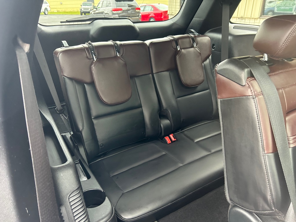Photo 10 of this FORD EXPLORER