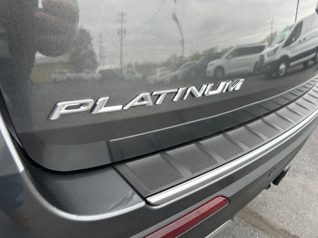 Photo 6 of this FORD EXPLORER