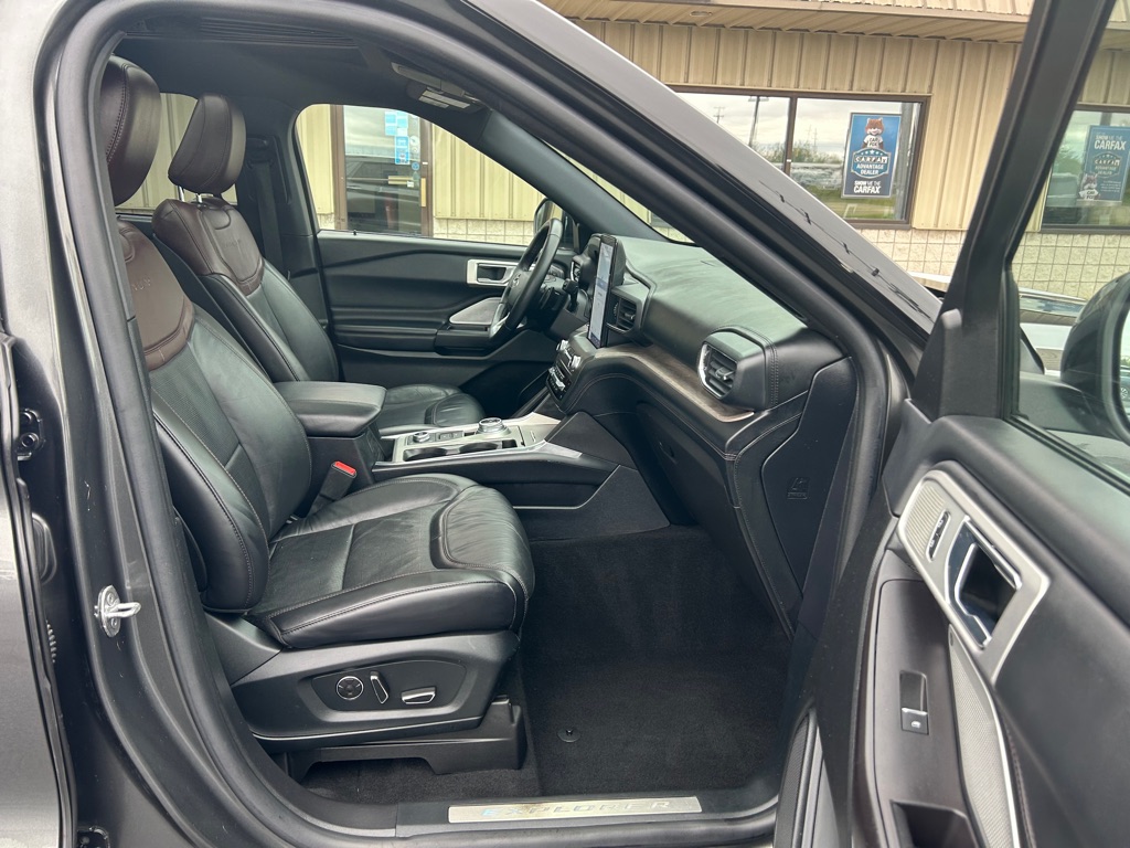 Photo 8 of this FORD EXPLORER