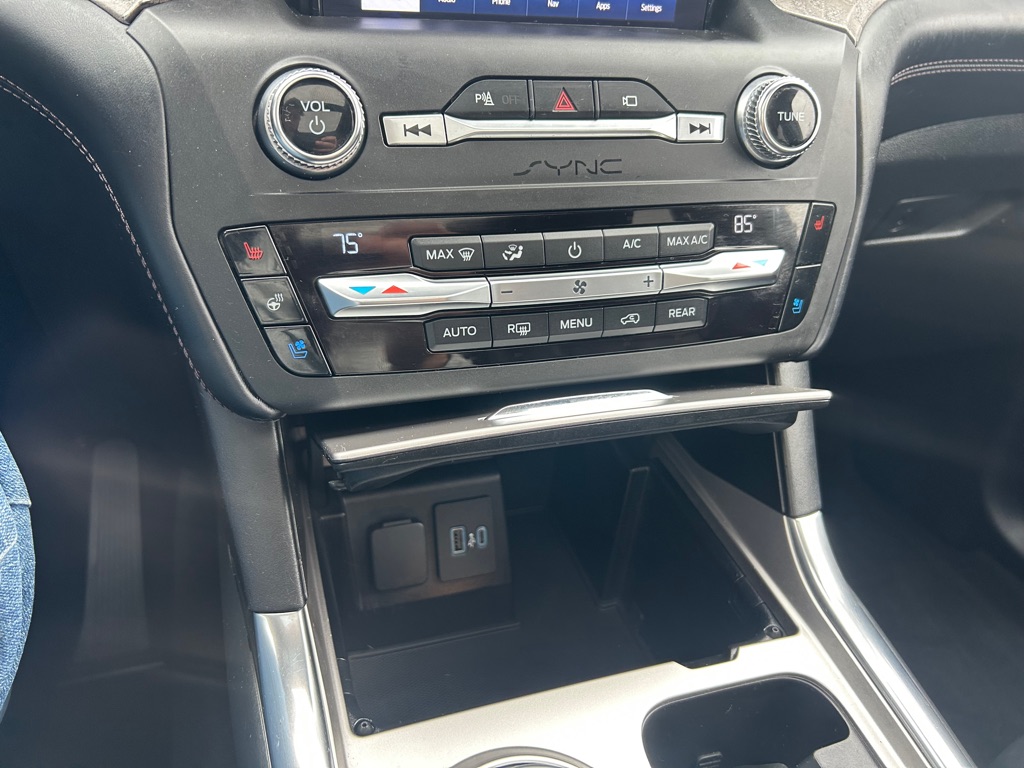 Photo 30 of this FORD EXPLORER