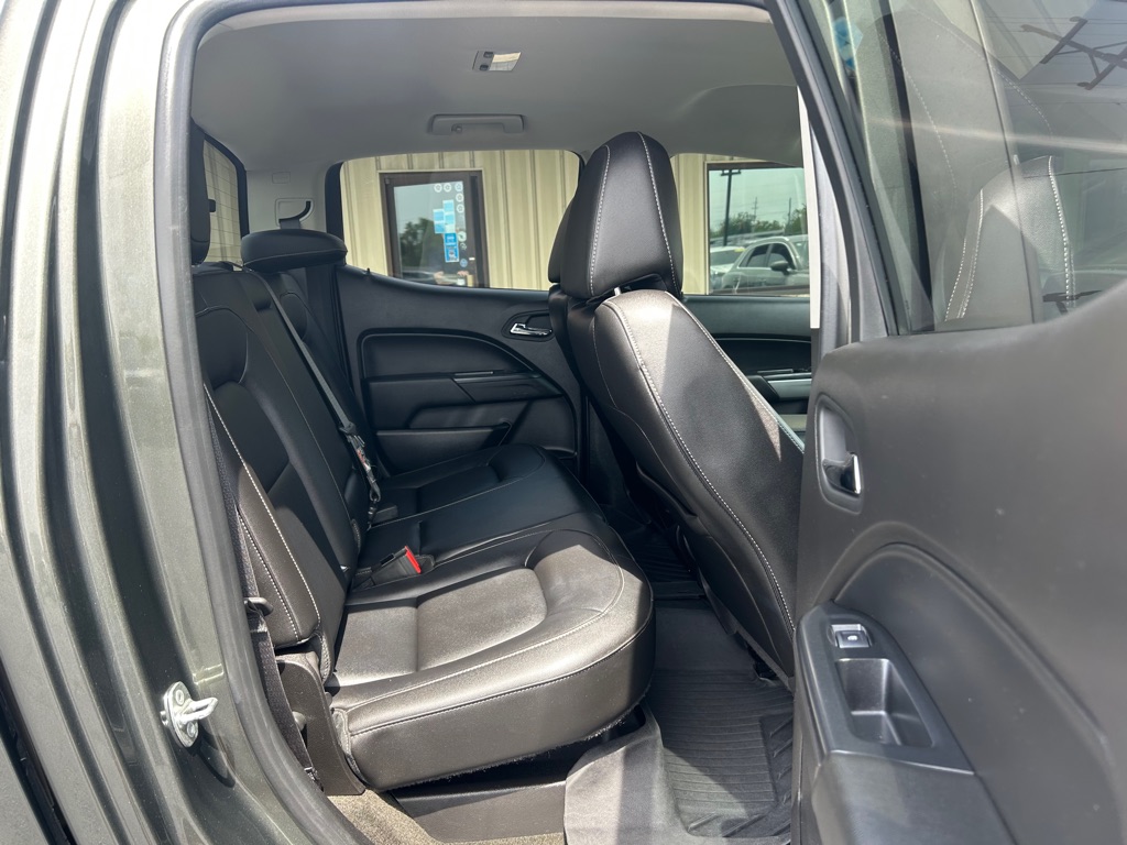 Photo 8 of this CHEVROLET COLORADO