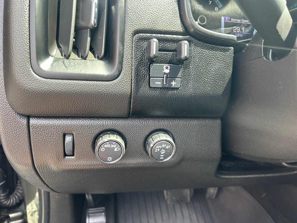 Photo 21 of this CHEVROLET COLORADO