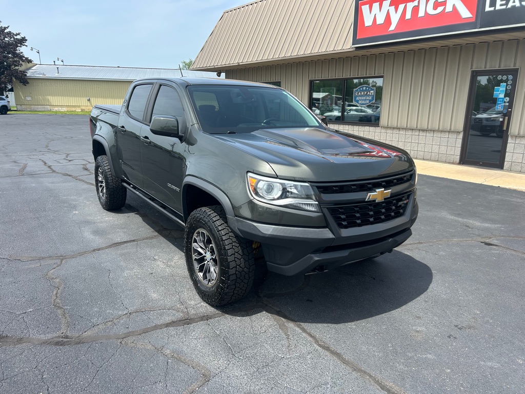 Photo 2 of this CHEVROLET COLORADO