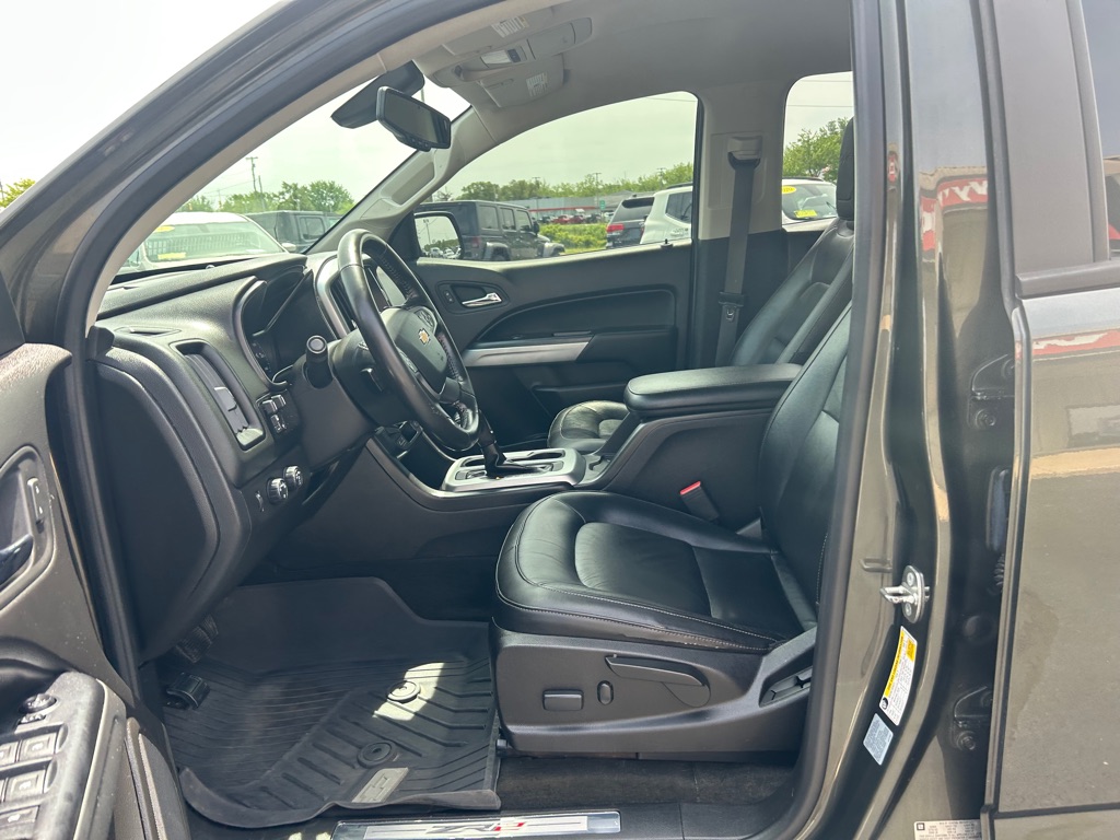 Photo 14 of this CHEVROLET COLORADO