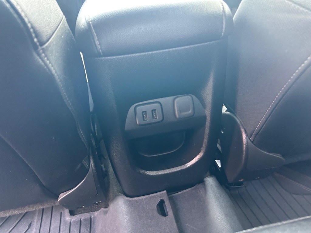 Photo 12 of this CHEVROLET COLORADO