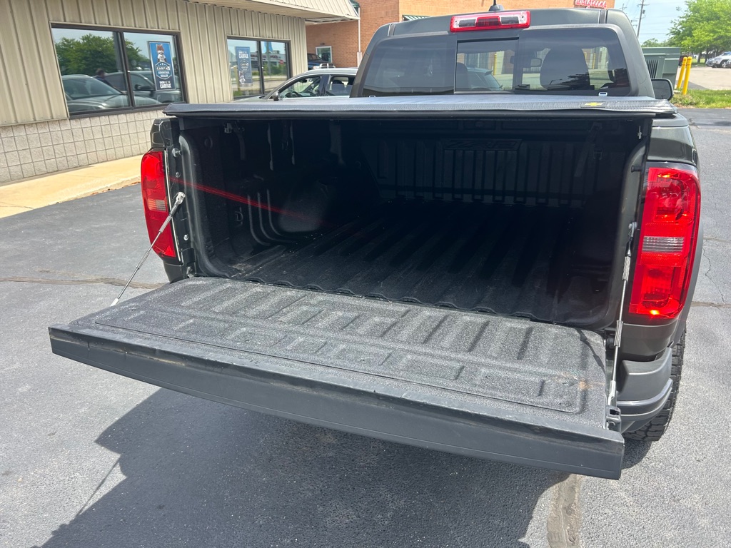 Photo 9 of this CHEVROLET COLORADO