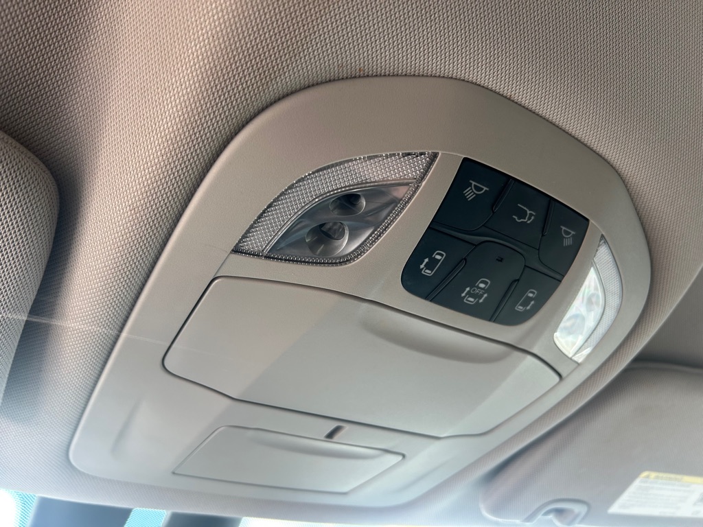 Photo 29 of this CHRYSLER PACIFICA