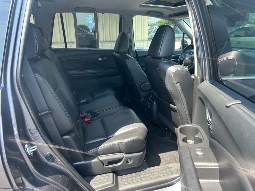 Photo 9 of this HONDA PILOT