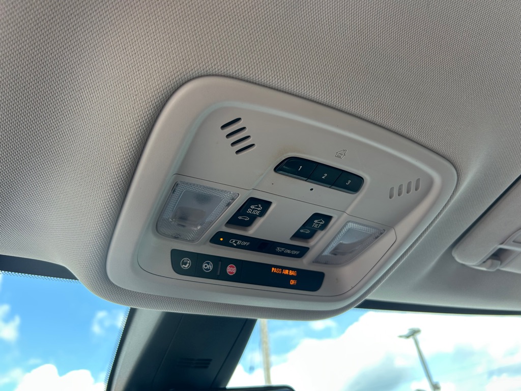 Photo 30 of this CHEVROLET TRAVERSE