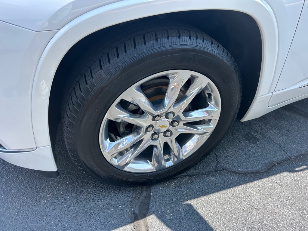 Photo 4 of this CHEVROLET TRAVERSE