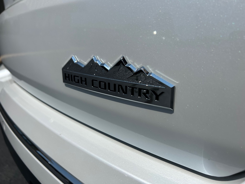 Photo 7 of this CHEVROLET TRAVERSE