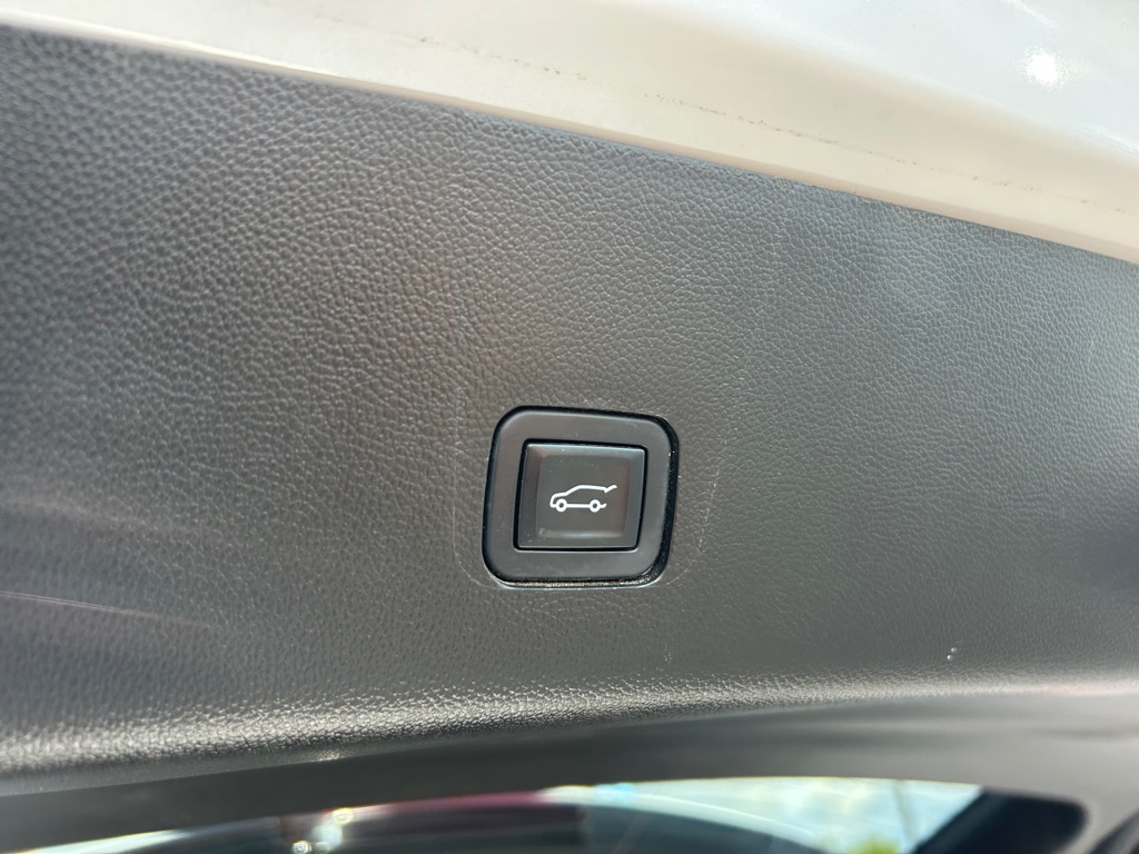 Photo 12 of this CHEVROLET TRAVERSE