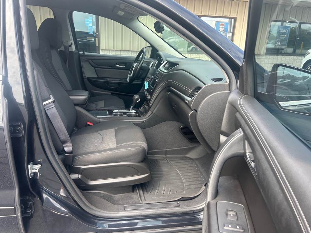 Photo 7 of this CHEVROLET TRAVERSE