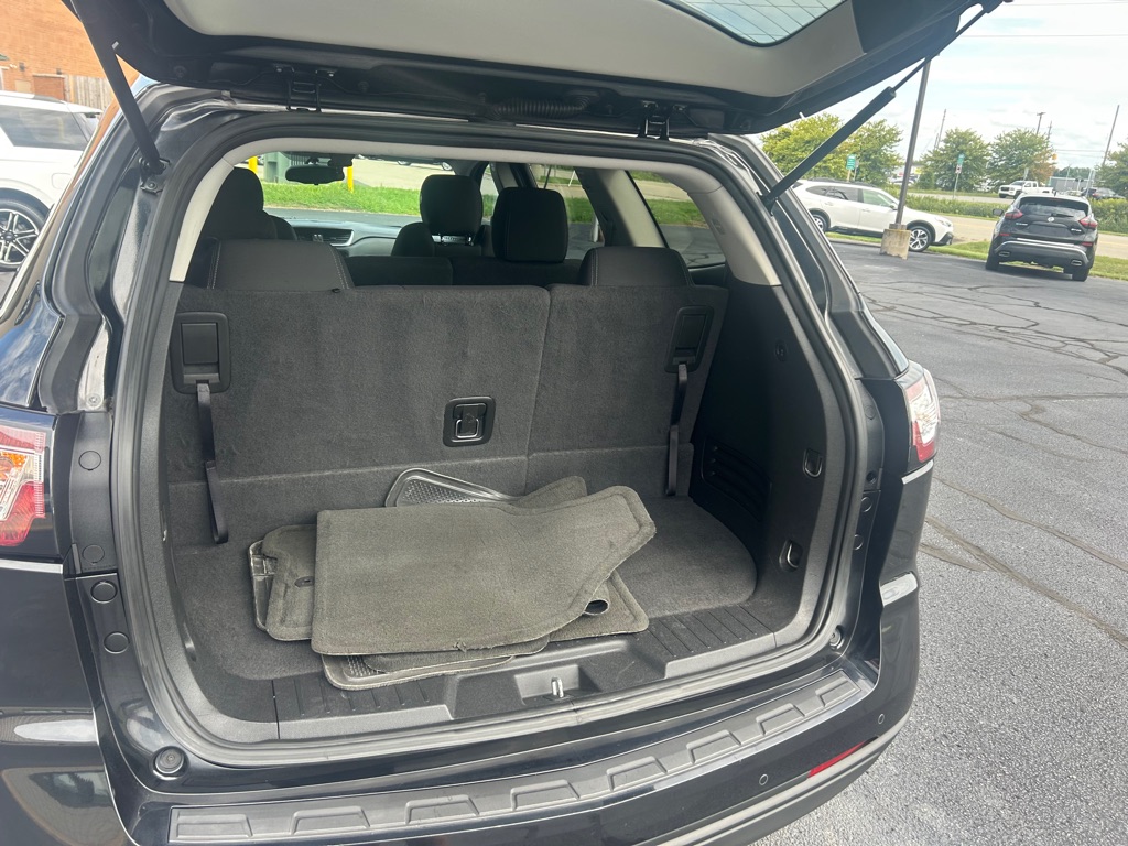 Photo 10 of this CHEVROLET TRAVERSE