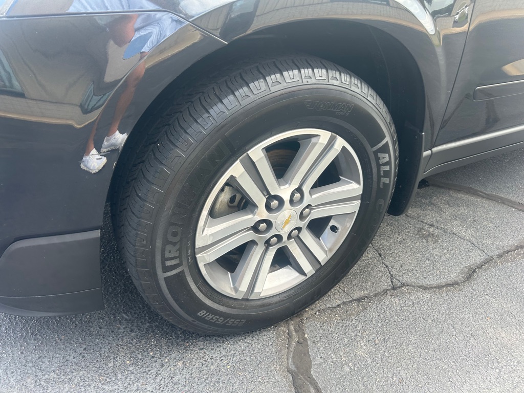 Photo 4 of this CHEVROLET TRAVERSE