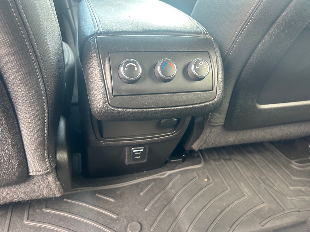 Photo 12 of this CHEVROLET TRAVERSE