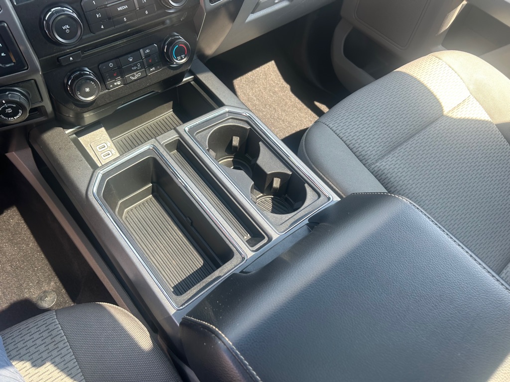Photo 25 of this FORD F150