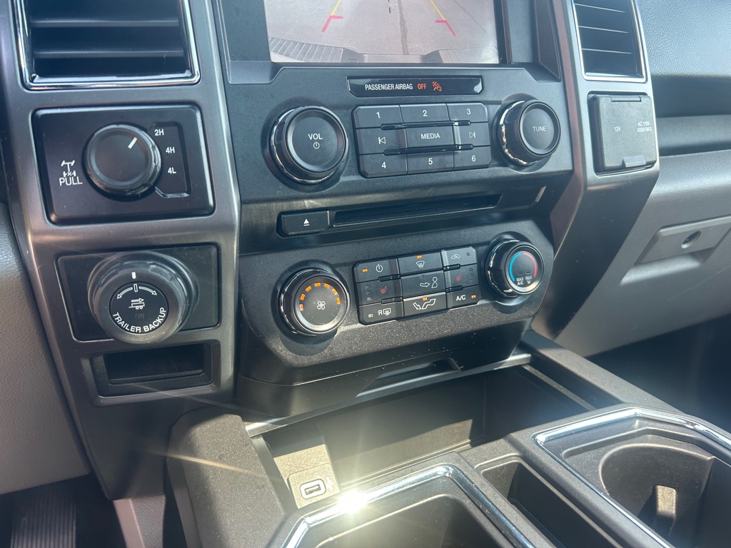 Photo 24 of this FORD F150