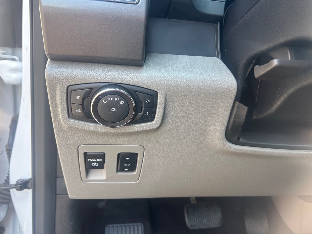 Photo 21 of this FORD F150