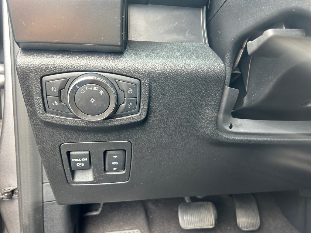 Photo 21 of this FORD F150