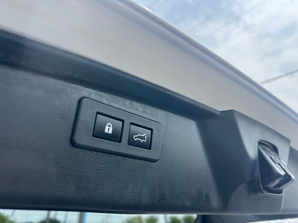 Photo 10 of this SUBARU OUTBACK