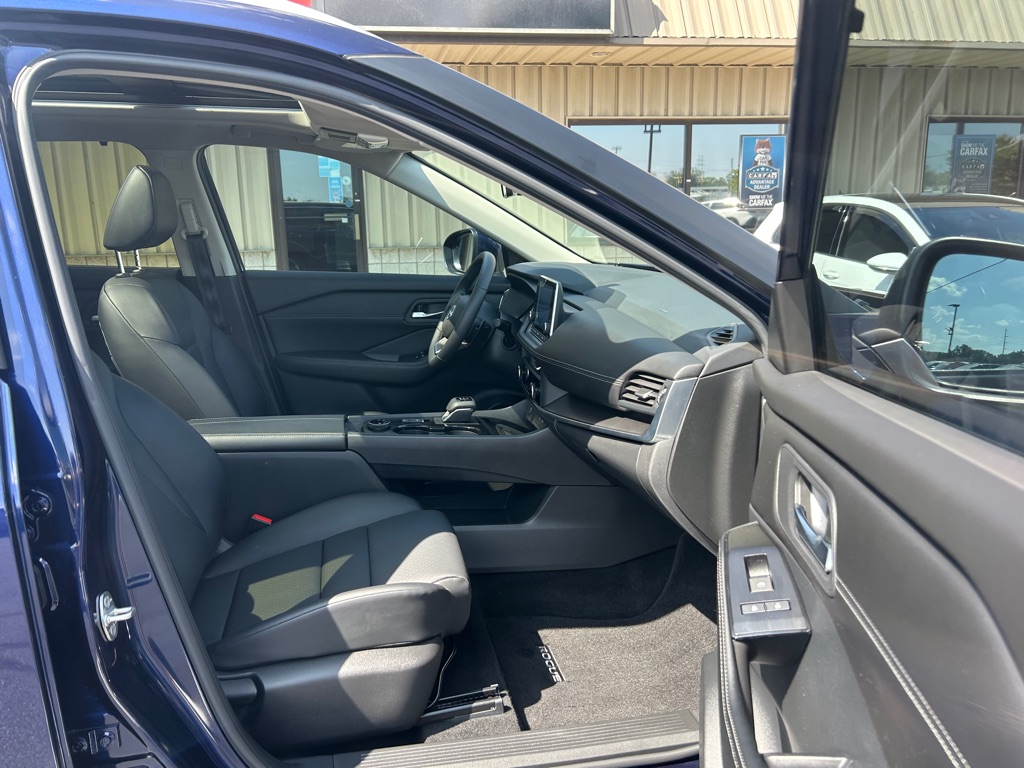 Photo 8 of this NISSAN ROGUE