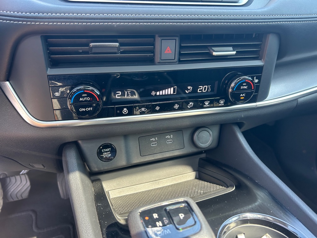 Photo 28 of this NISSAN ROGUE