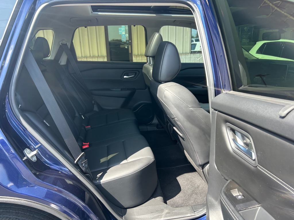 Photo 9 of this NISSAN ROGUE