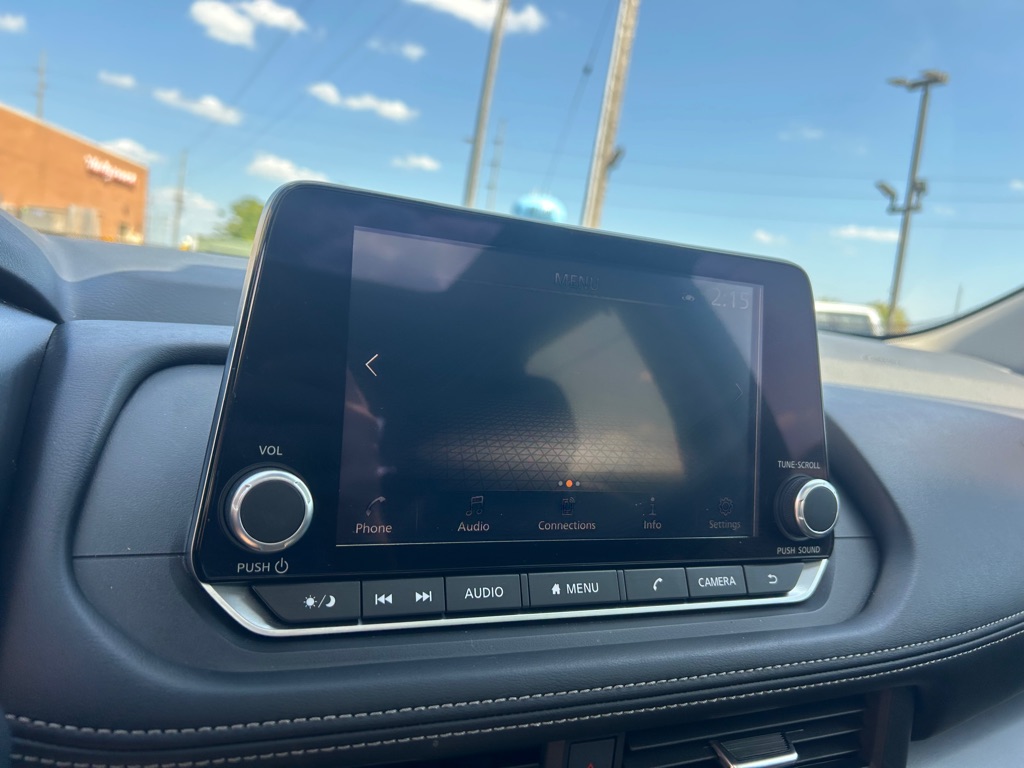 Photo 26 of this NISSAN ROGUE