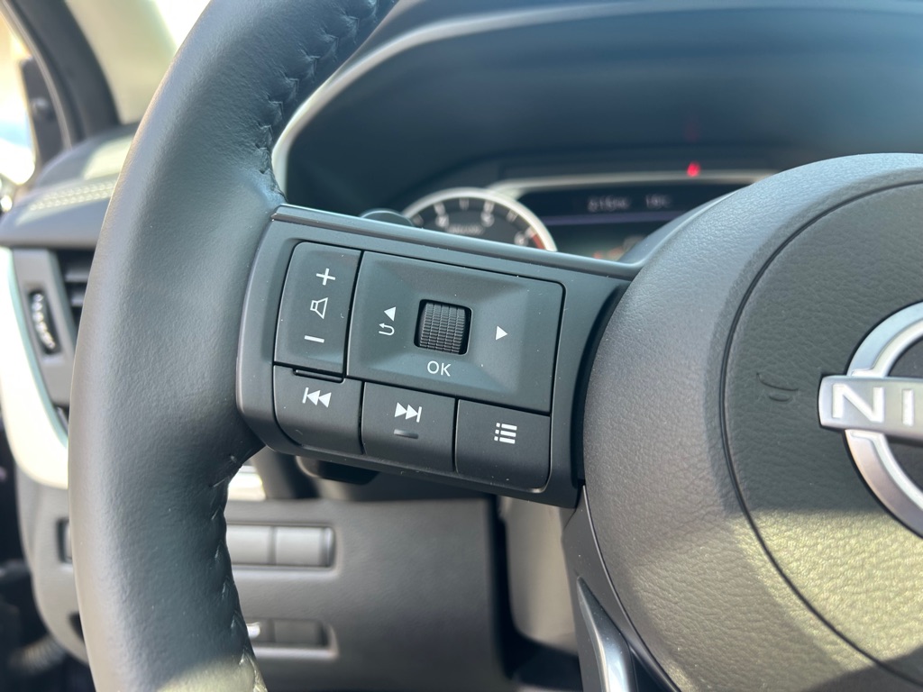 Photo 23 of this NISSAN ROGUE