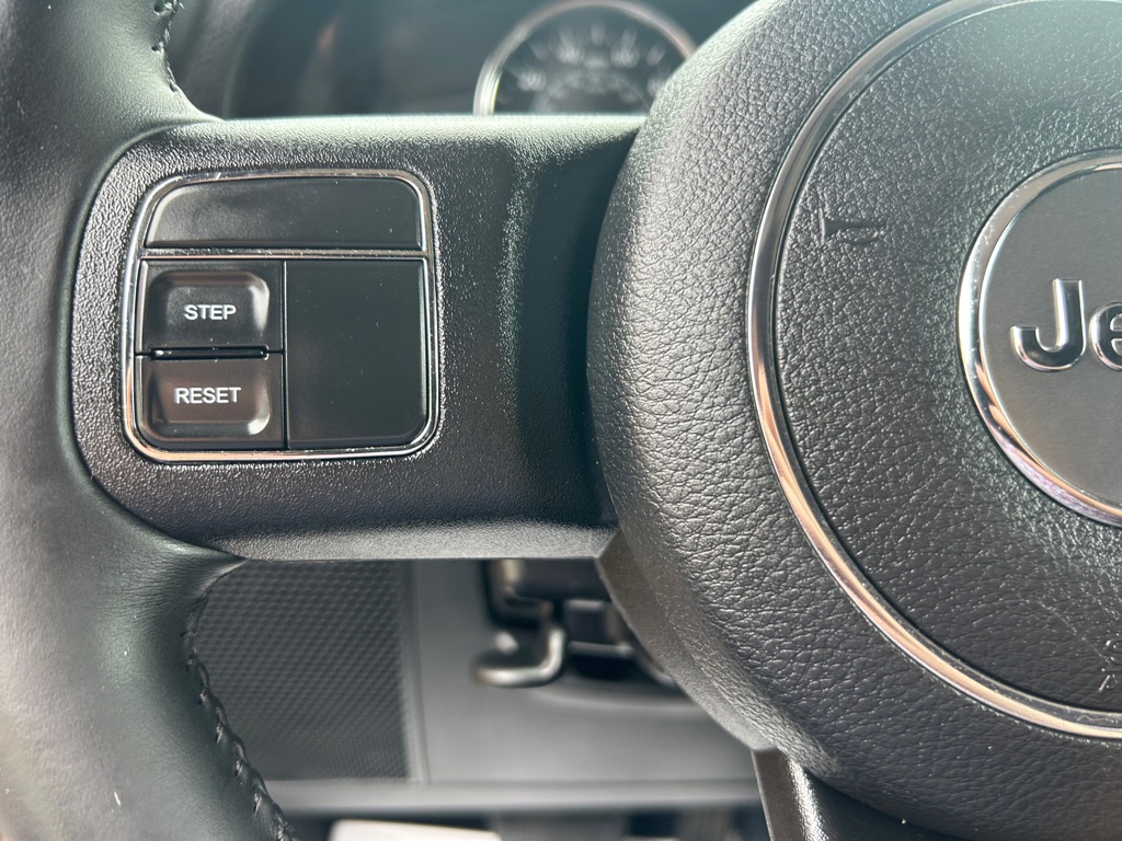 Photo 18 of this JEEP WRANGLER UNLIMI