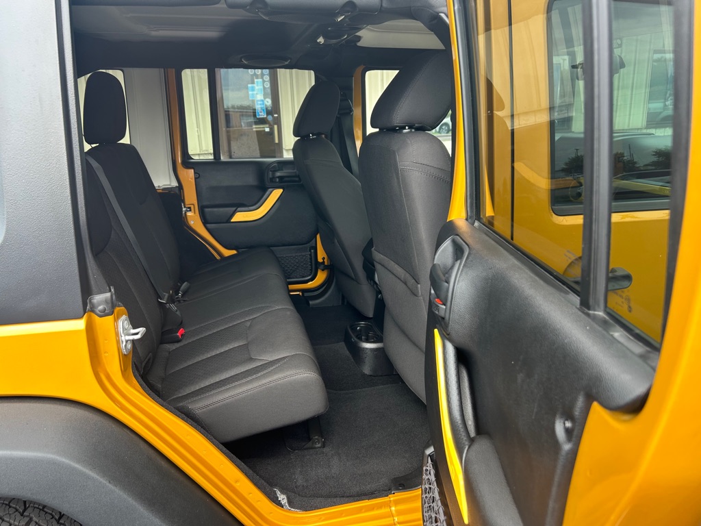 Photo 8 of this JEEP WRANGLER UNLIMI