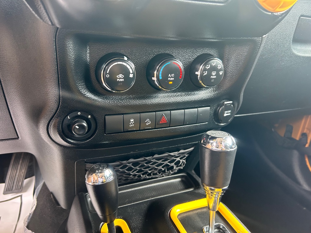 Photo 21 of this JEEP WRANGLER UNLIMI