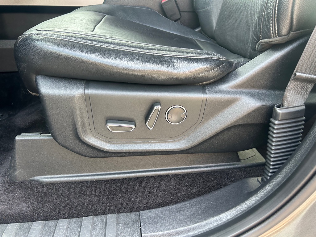 Photo 13 of this FORD F150