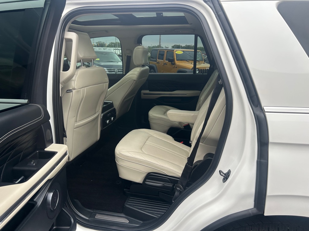 Photo 14 of this FORD EXPEDITION