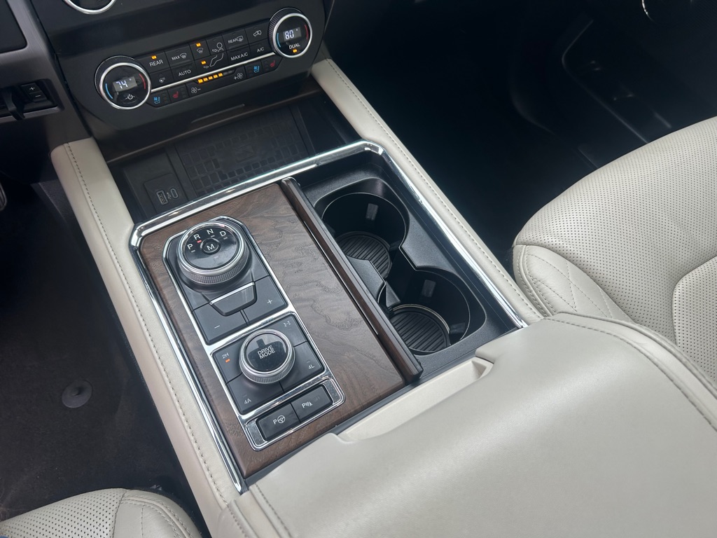 Photo 31 of this FORD EXPEDITION